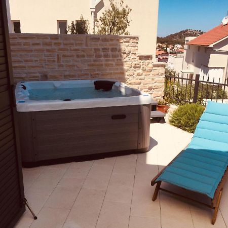 Ferienwohnung Boutique La Perla Jacuzzi Murter Exterior foto