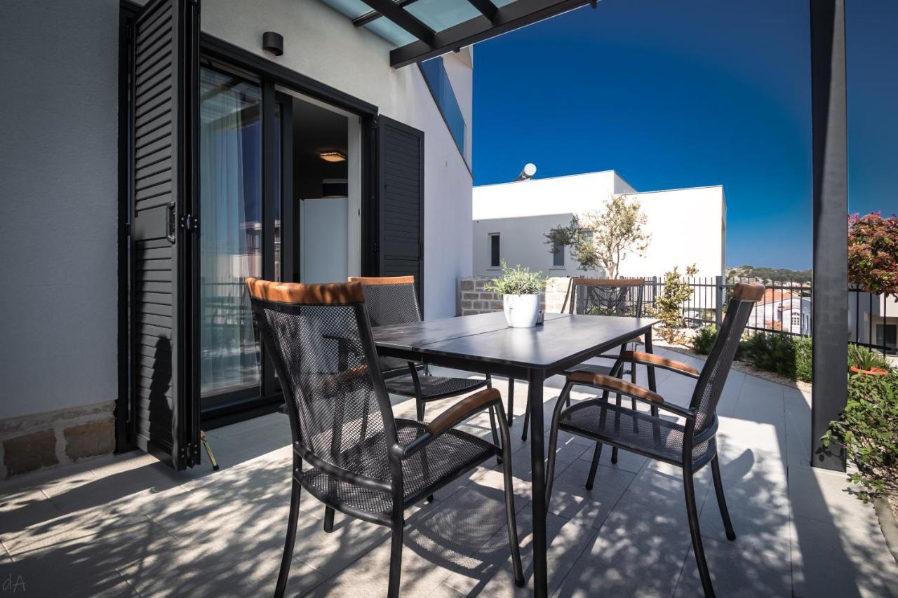 Ferienwohnung Boutique La Perla Jacuzzi Murter Exterior foto