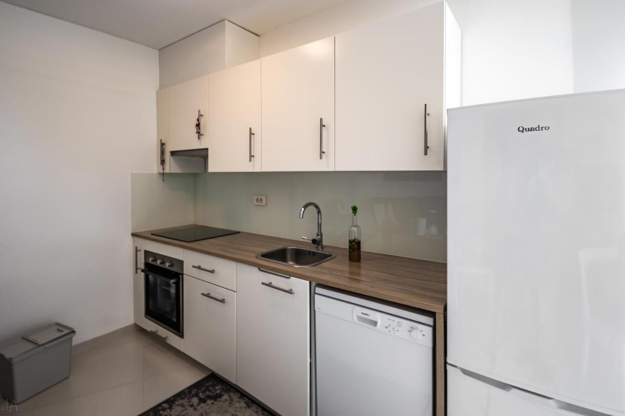 Ferienwohnung Boutique La Perla Jacuzzi Murter Exterior foto