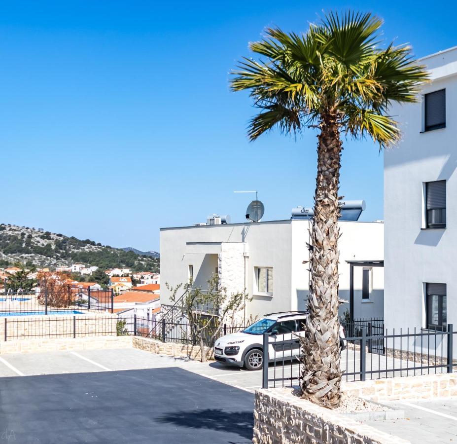 Ferienwohnung Boutique La Perla Jacuzzi Murter Exterior foto