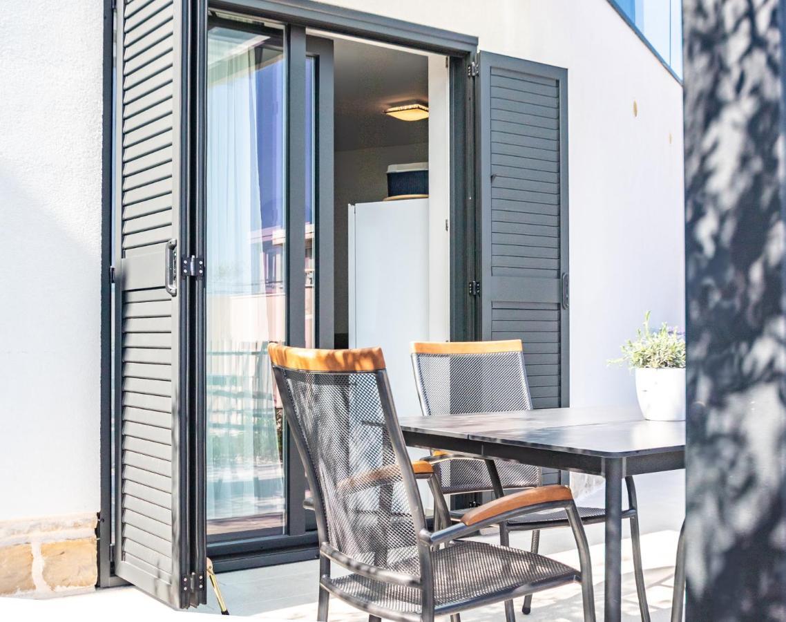 Ferienwohnung Boutique La Perla Jacuzzi Murter Exterior foto